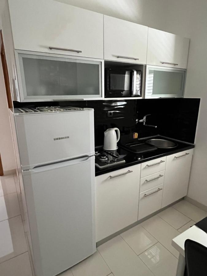 Apartments Loncar-Near Zrce Beach โนวาลยา ภายนอก รูปภาพ