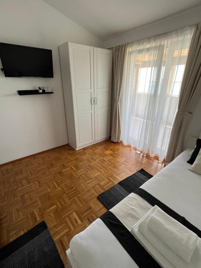 Apartments Loncar-Near Zrce Beach โนวาลยา ภายนอก รูปภาพ