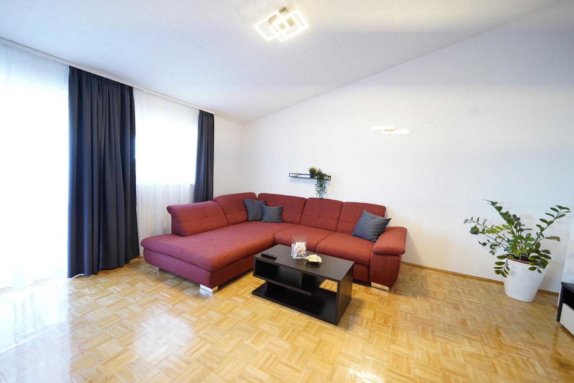 Apartments Loncar-Near Zrce Beach โนวาลยา ภายนอก รูปภาพ