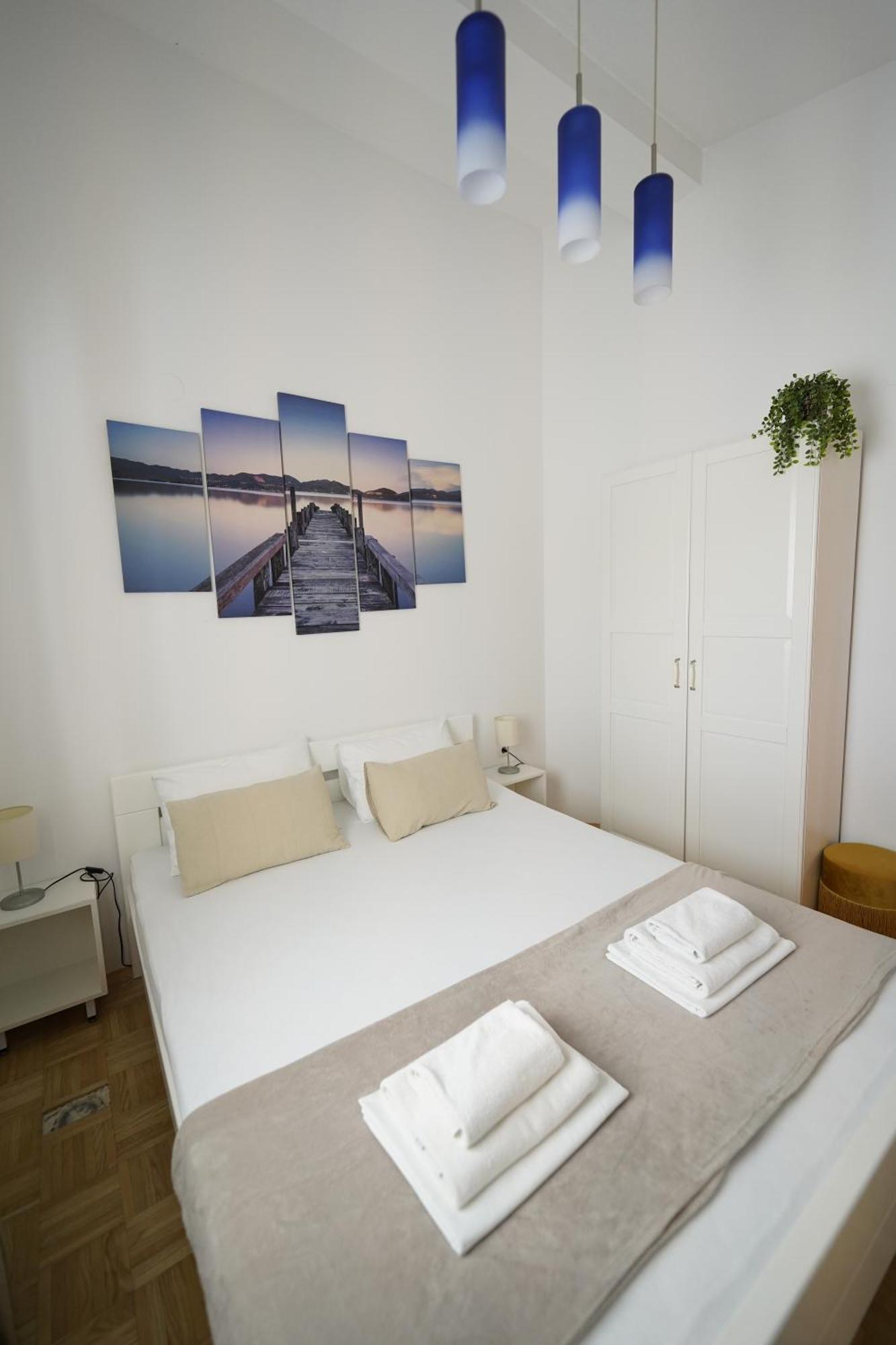 Apartments Loncar-Near Zrce Beach โนวาลยา ภายนอก รูปภาพ